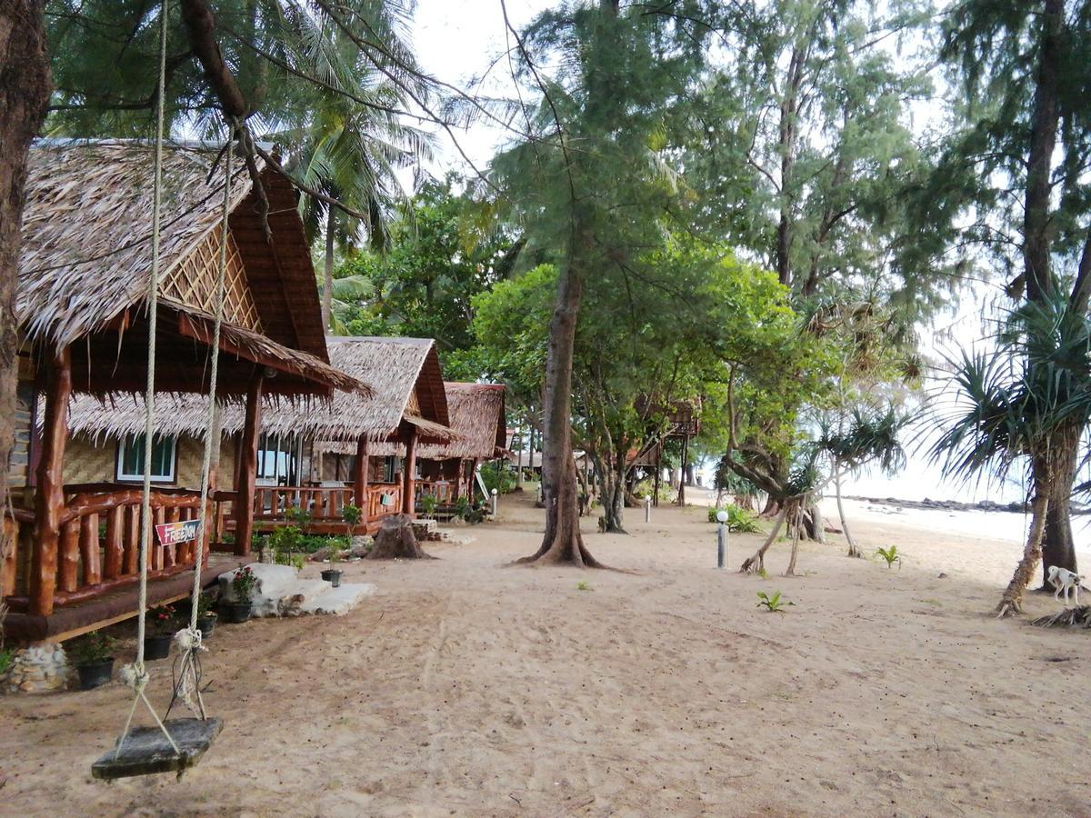 Kohjum Freedom Resort Koh Jum Eksteriør bilde