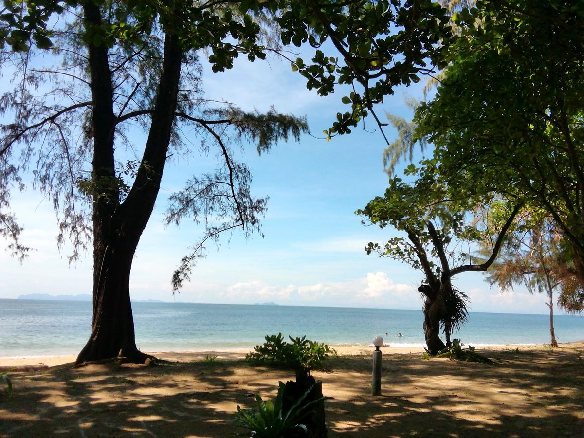 Kohjum Freedom Resort Koh Jum Eksteriør bilde