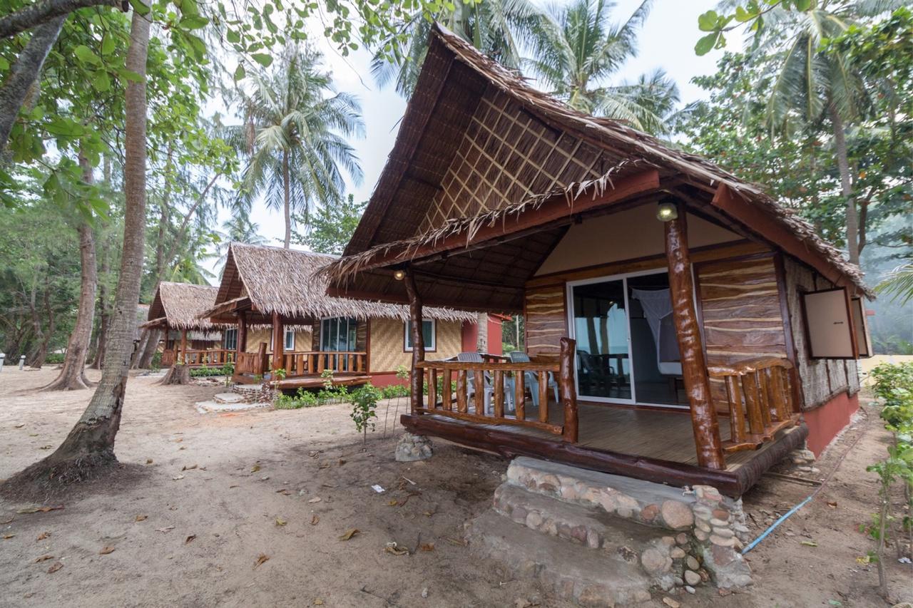 Kohjum Freedom Resort Koh Jum Eksteriør bilde